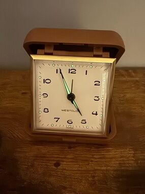 Westclox Vintage Folding Travel Alarm Clock Wind Up Brown Case Luminous